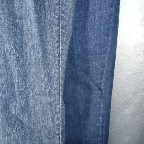2 Pairs of Petite Jeans - Picture 2 of 12